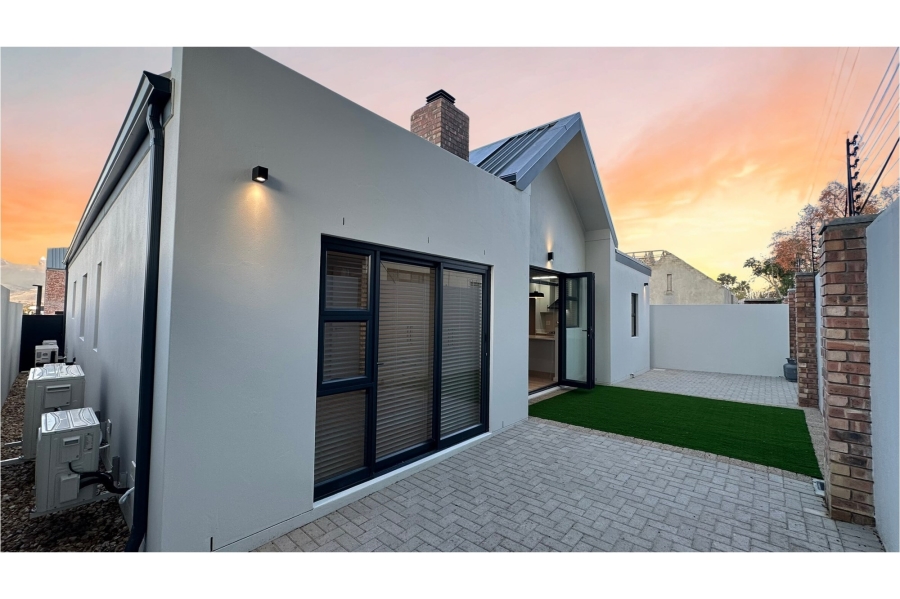 To Let 3 Bedroom Property for Rent in Lemoenkloof Western Cape